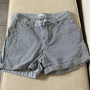 Comfortable high waisted jean shorts!